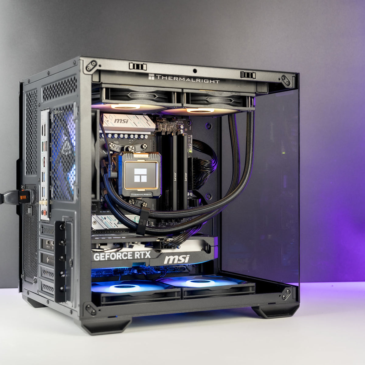 Thermalright Frozen Warframe 240mm liquid cooler close-up