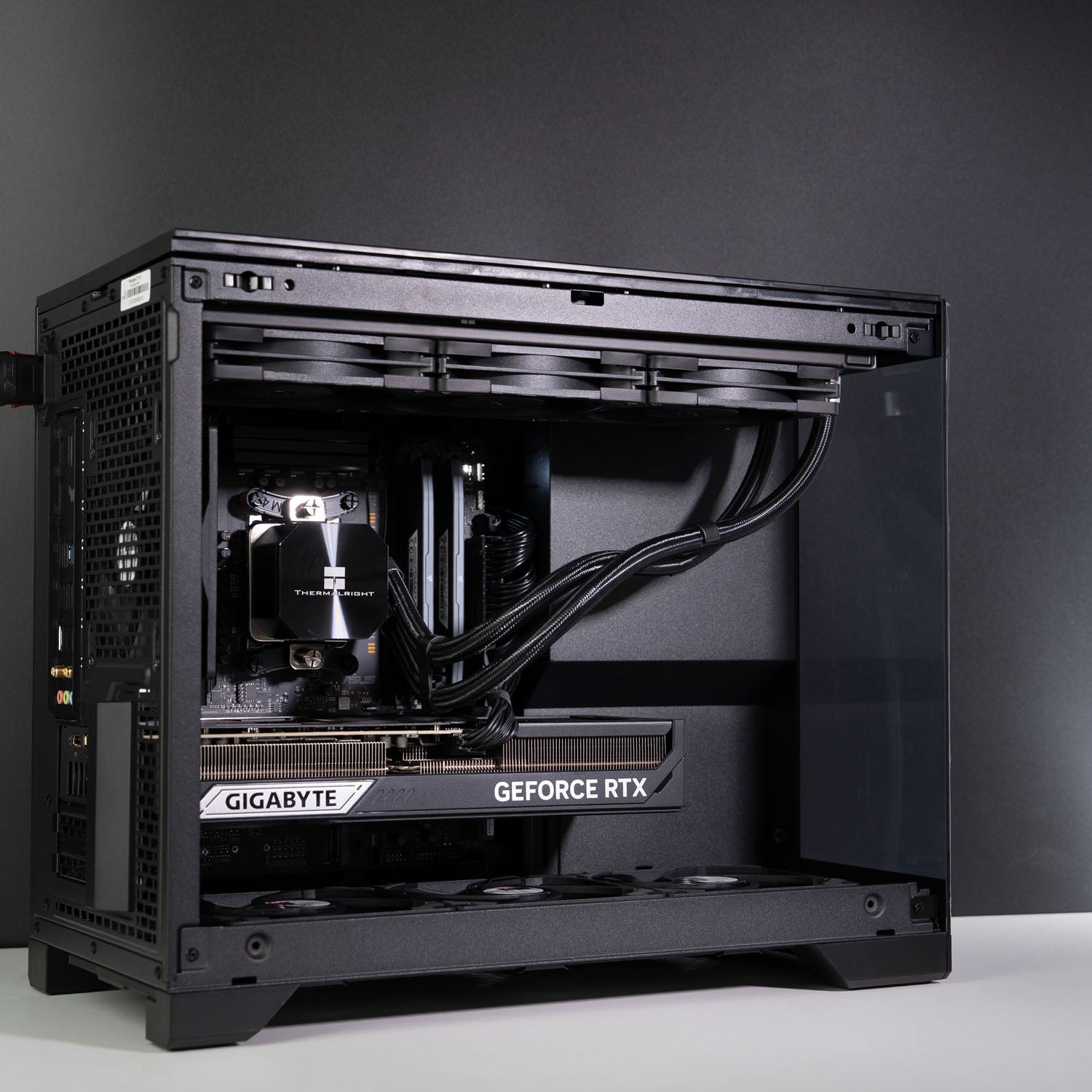 Custom Micro ATX Gaming PC – AMD Ryzen 7 9800X3D Gigabyte RTX 5070 Ti 16GB Phanteks XT M3 Black