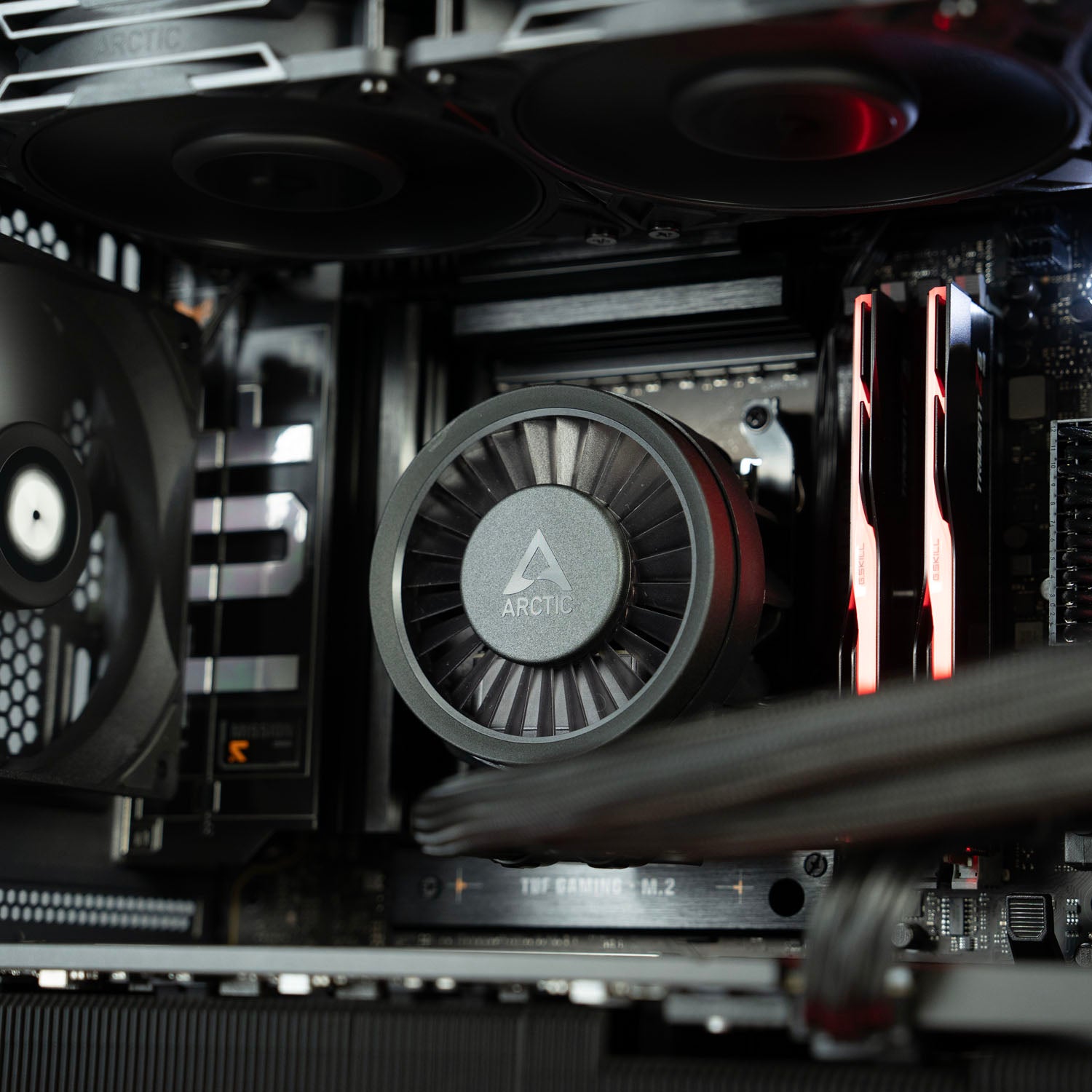 Custom Black Gaming PC – AMD Ryzen 7 9850X3D ASUS ROG Astral RTX 5090 32GB Okinos Air Cross Black