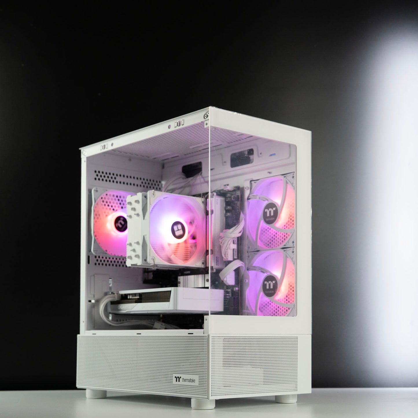 AMD Gaming PC | RYZEN 5 8400F | RTX 5060 8GB | 32GB DDR5 | 1TB SSD | View 170 White
