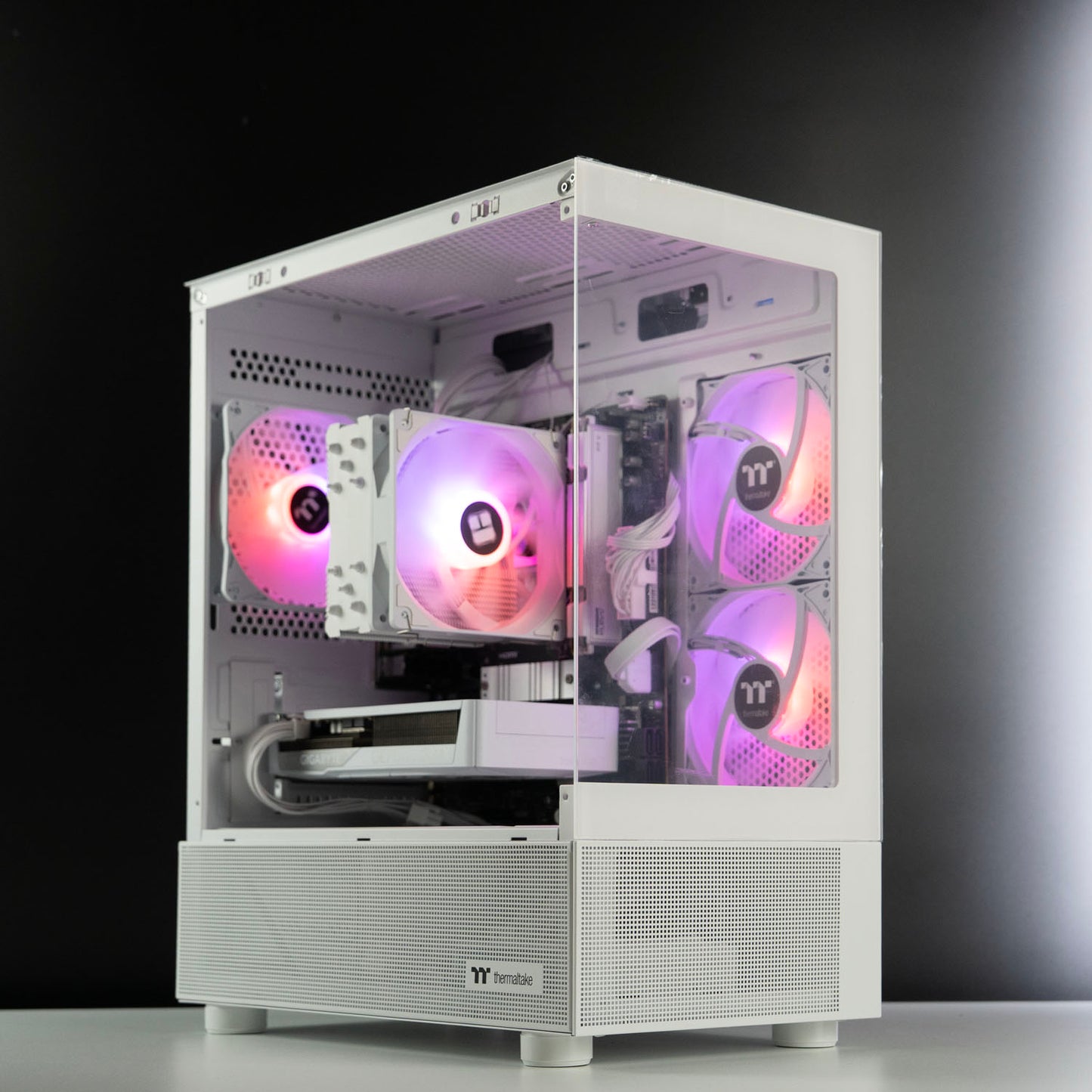 AMD Gaming PC | RYZEN 5 8400F | RTX 5060 8GB | 32GB DDR5 | 1TB SSD | View 170 White