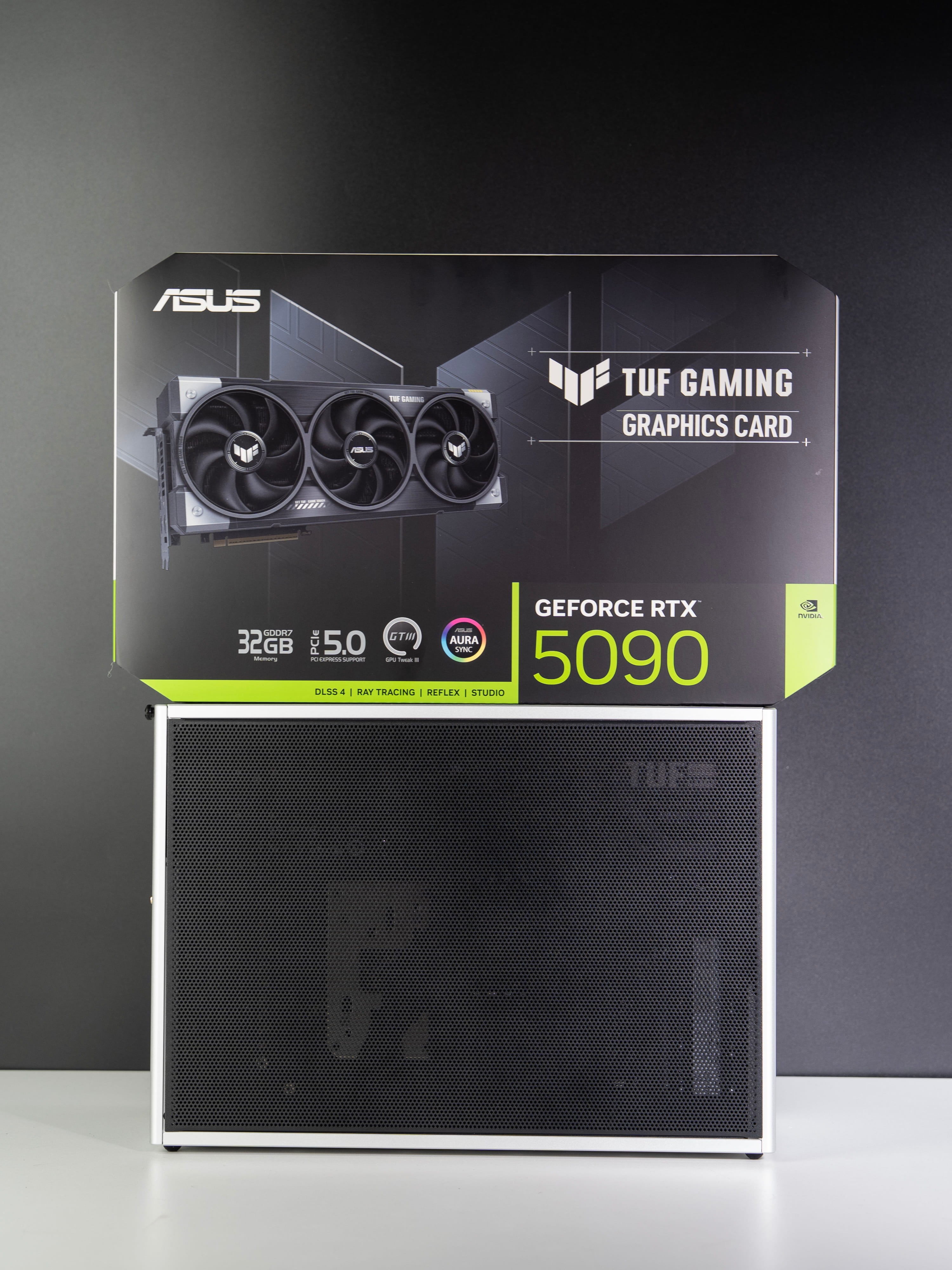 Custom SFF Small Form Factor PC – AMD Ryzen 9 9950X3D ASUS TUF RTX 5090 32GB Ncase M2 CNC Aluminium Silver Black
