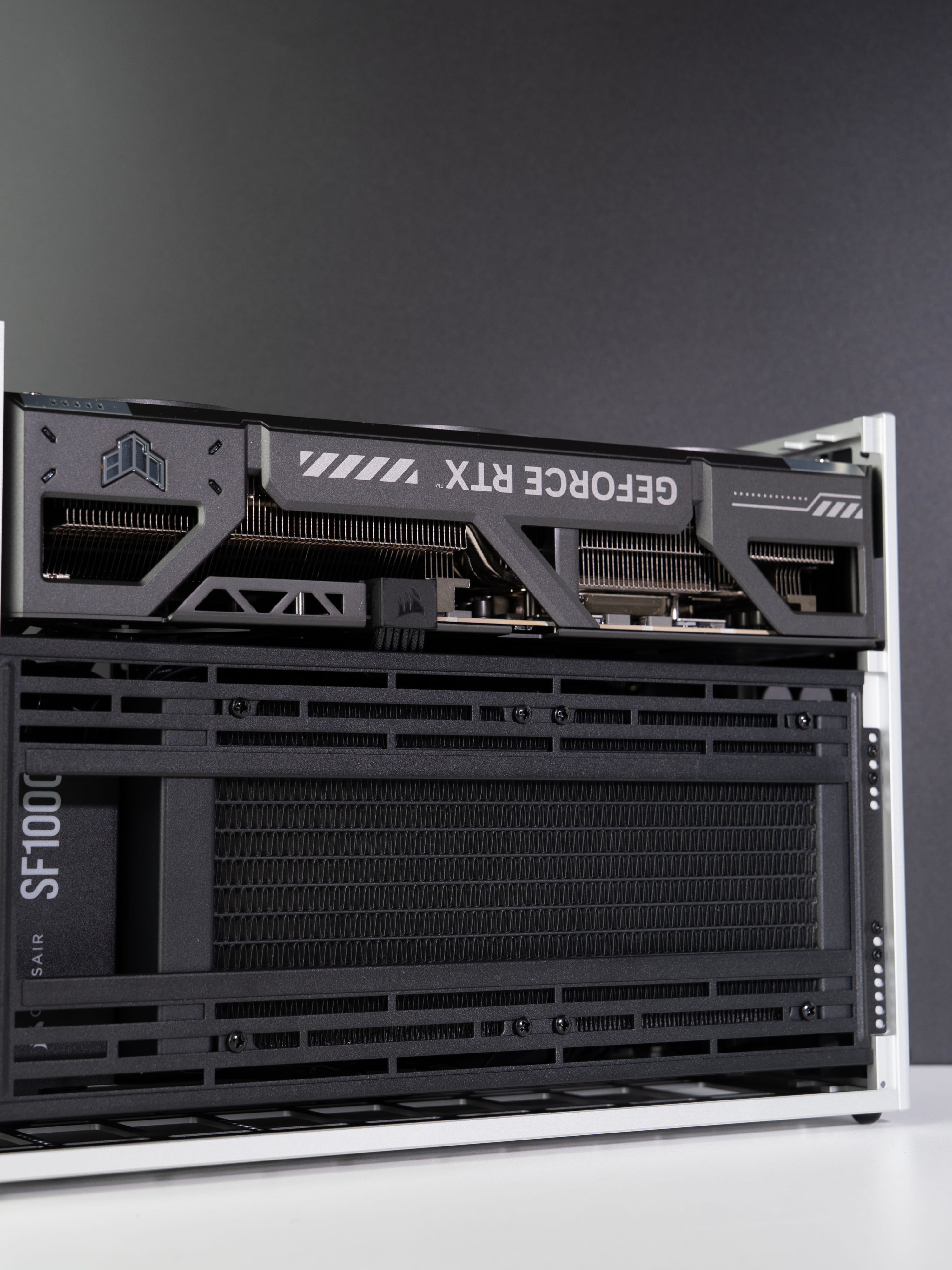 Custom SFF Small Form Factor PC – AMD Ryzen 9 9950X3D ASUS TUF RTX 5090 32GB Ncase M2 CNC Aluminium Silver Black