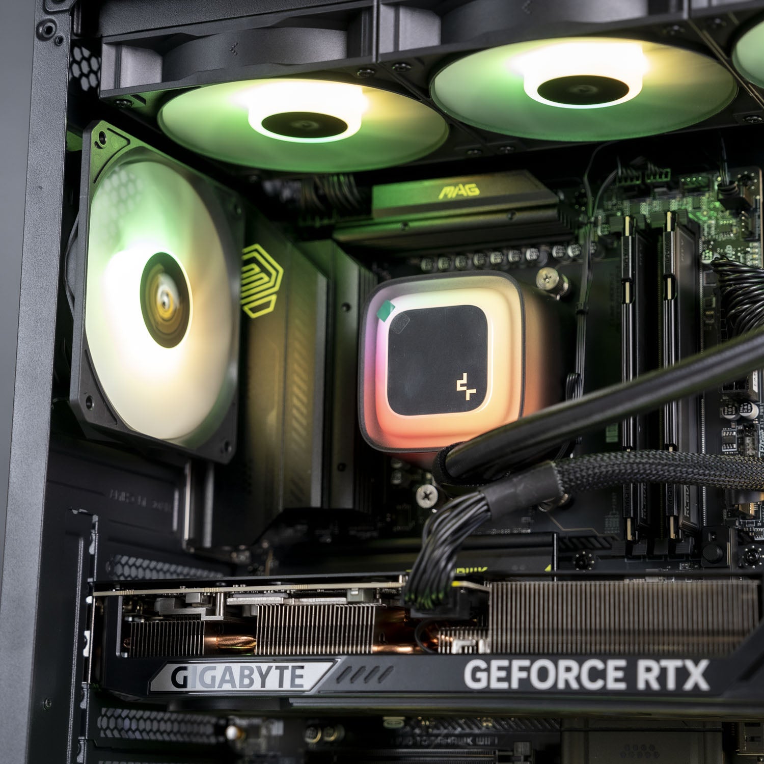Deepcool LE360 V2 360mm RGB liquid cooler close-up