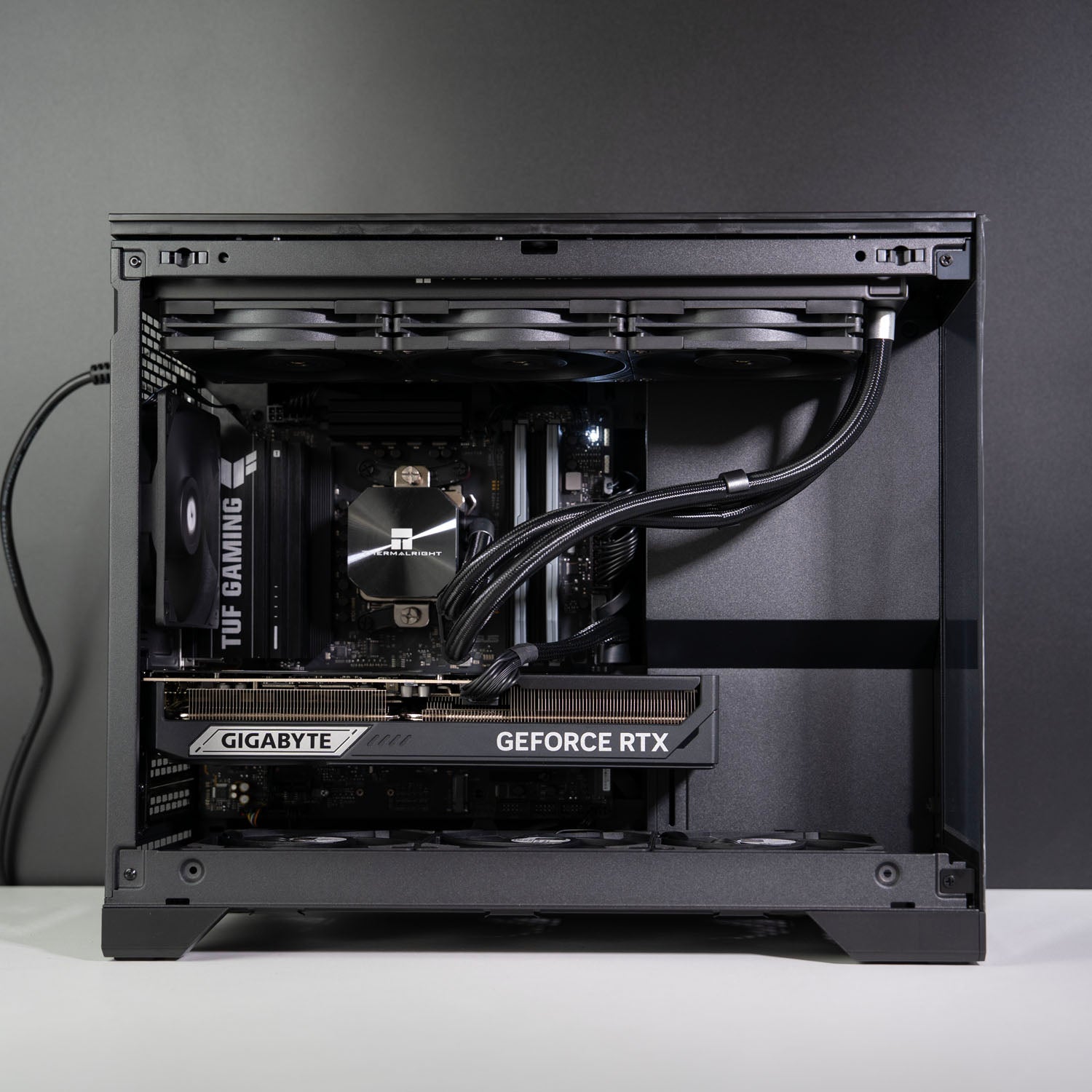 Custom Micro ATX Gaming PC – AMD Ryzen 7 9800X3D Gigabyte RTX 5070 Ti 16GB Phanteks XT M3 Black