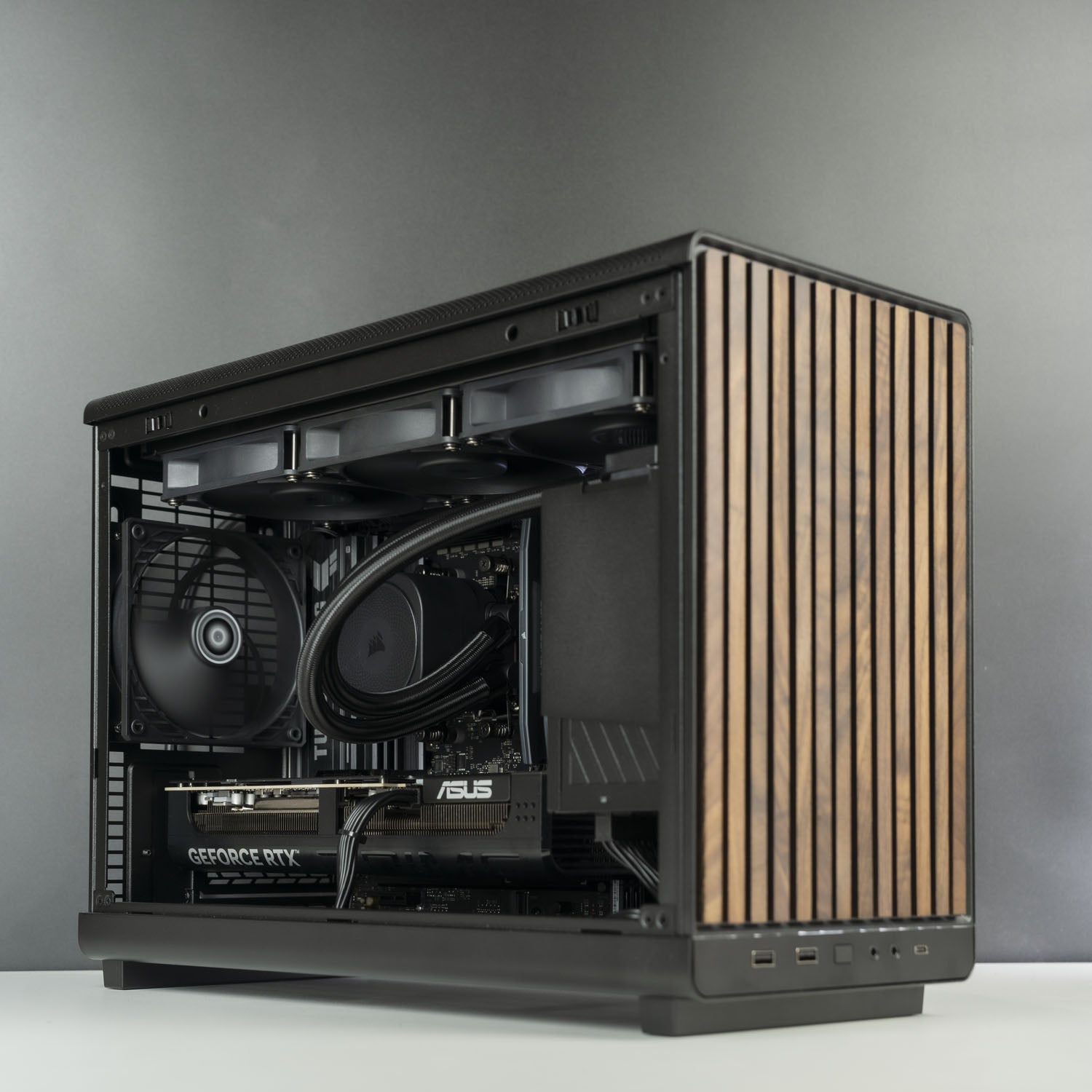 Custom Compact Gaming PC – Intel Core Ultra 7 270K Plus RTX 5060 Ti 16GB Lian Li DAN-A3 Wood Micro ATX Black