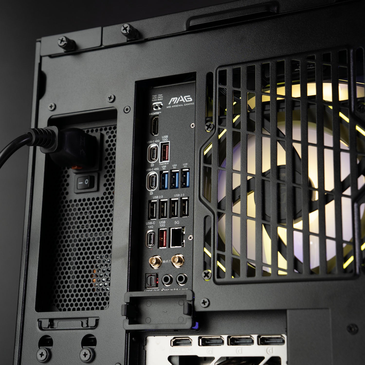 Custom All-Black Gaming PC – AMD Ryzen 9 9950X3D MSI RTX 5090 32GB Lian Li O11 Dynamic Mini V2 Hydroshift II 360 AIO