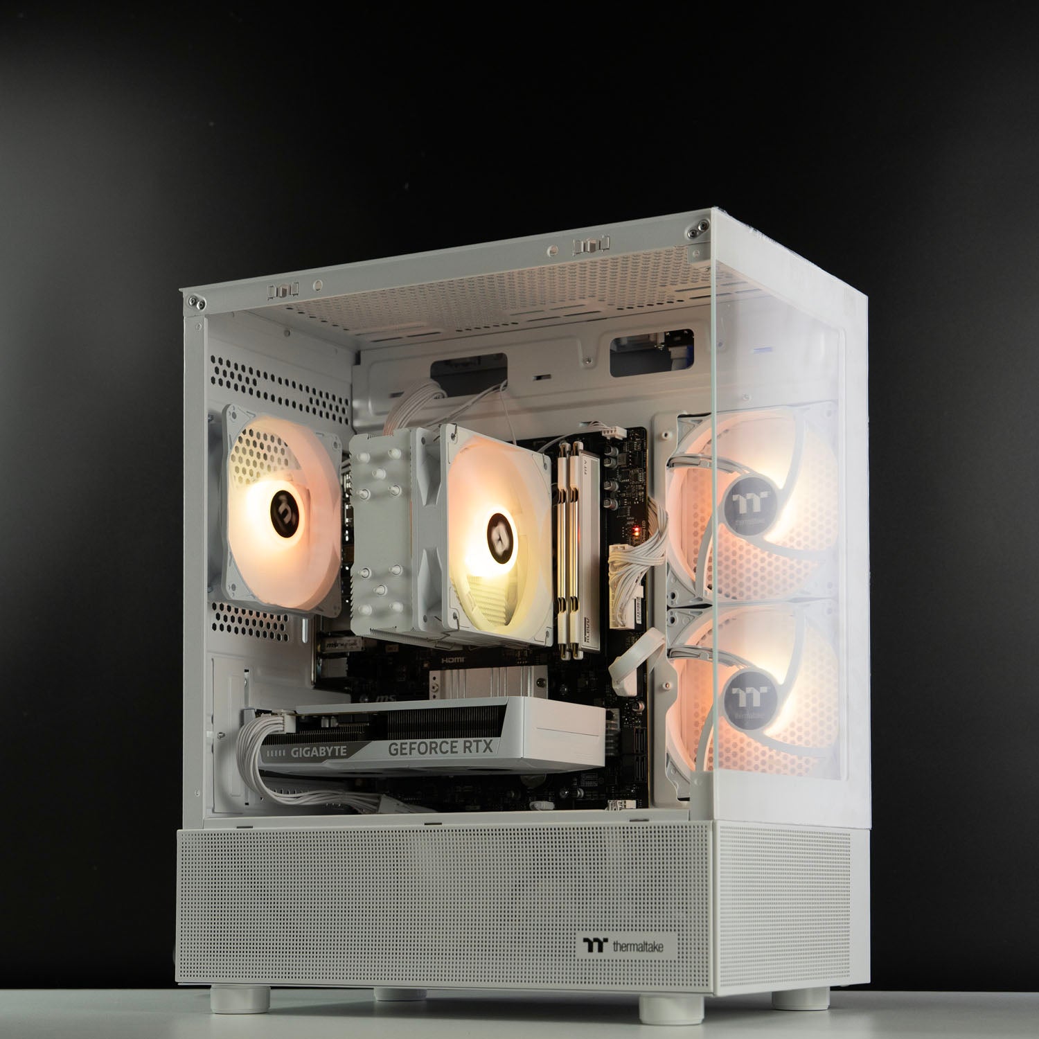 AMD Gaming PC | RYZEN 5 8400F | RTX 5060 8GB | 32GB DDR5 | 1TB SSD | View 170 White