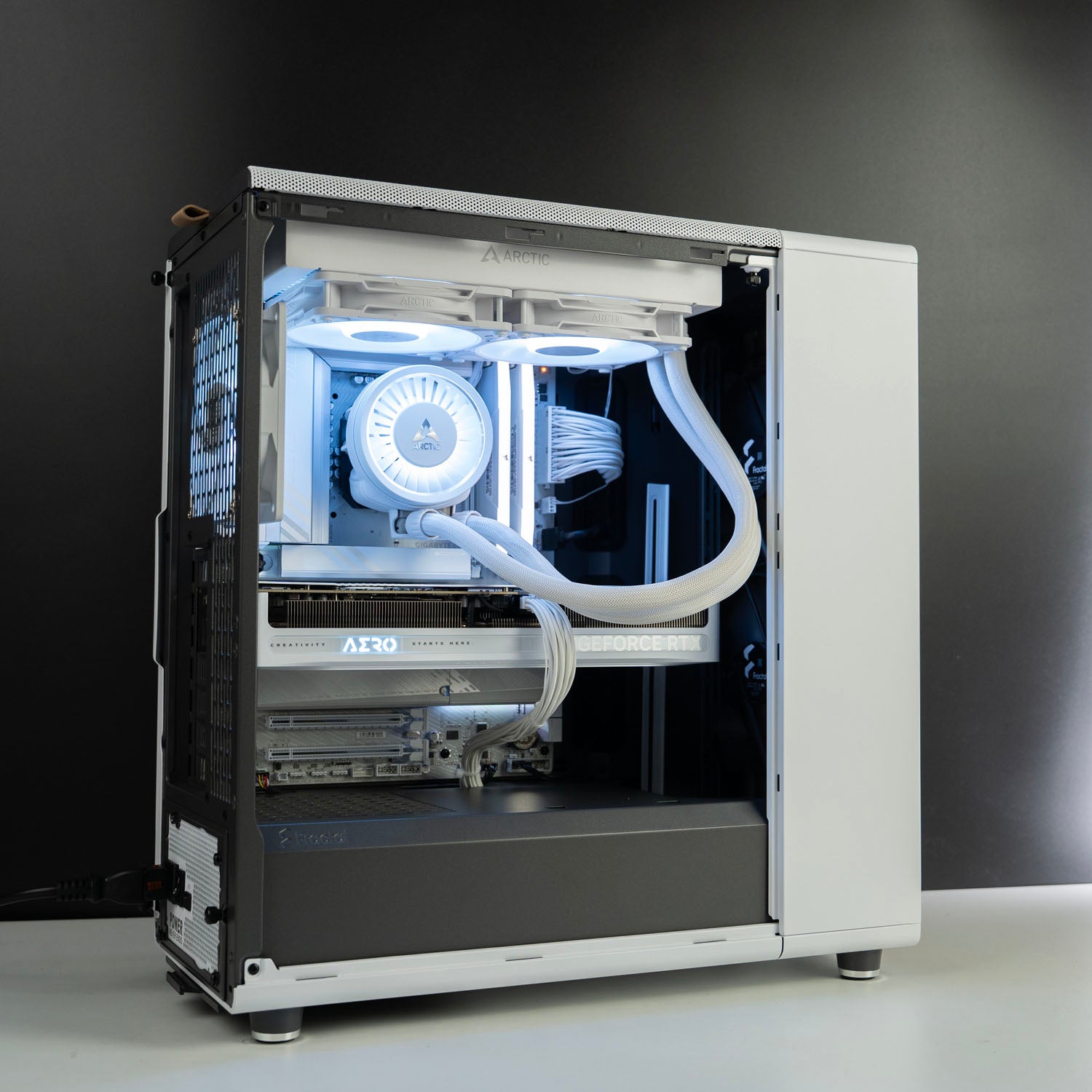 Custom All-White Workstation Gaming PC – Intel Core Ultra 7 270K Plus RTX 5080 Fractal Design North Chalk White